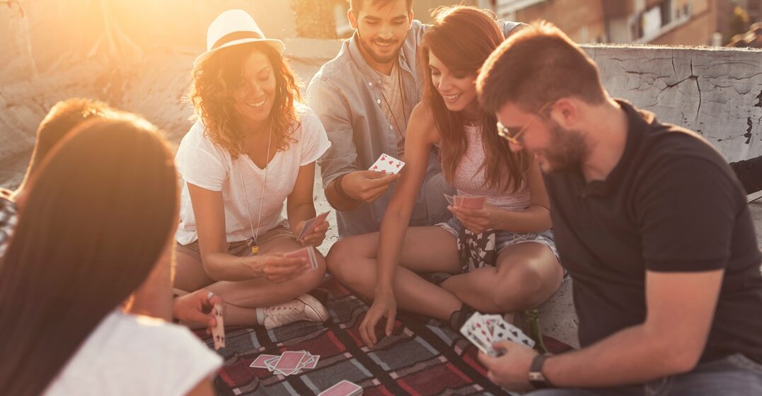 7 Spanish card games to play with your friends