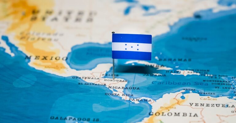 The,Flag,Of,Honduras,In,The,World,Map